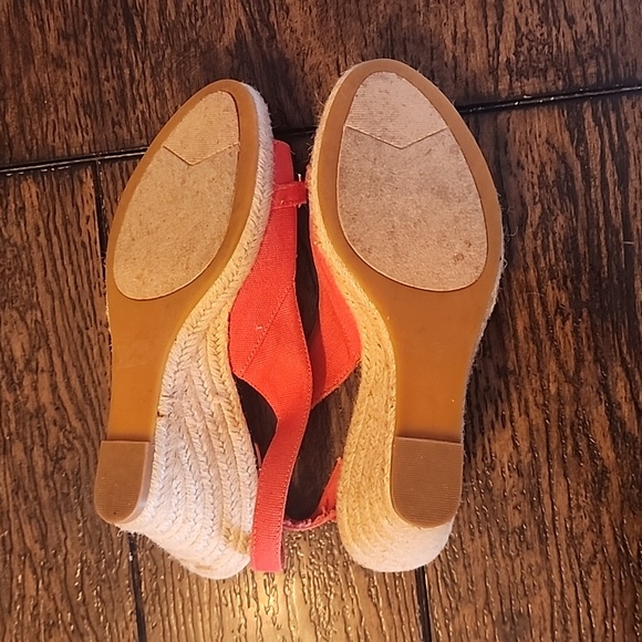 Size 6 wedge coral coloured Sandal - Picture 4 of 4